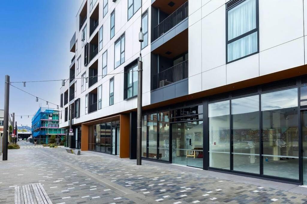 2 Bedrooms Apprtmt Plus Underground Parking In Cbd クライストチャーチ エクステリア 写真