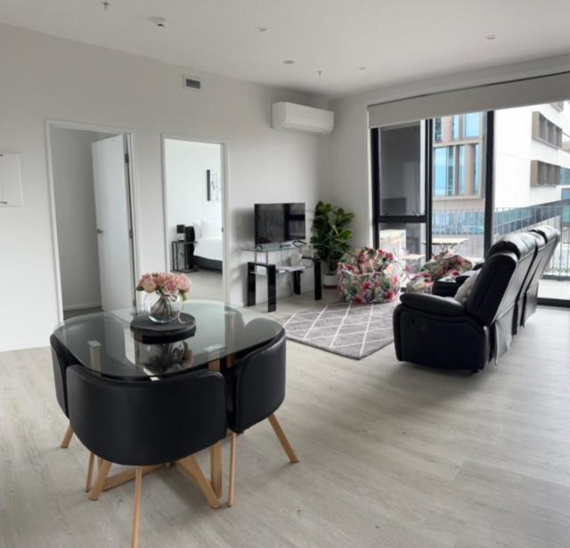 2 Bedrooms Apprtmt Plus Underground Parking In Cbd クライストチャーチ エクステリア 写真