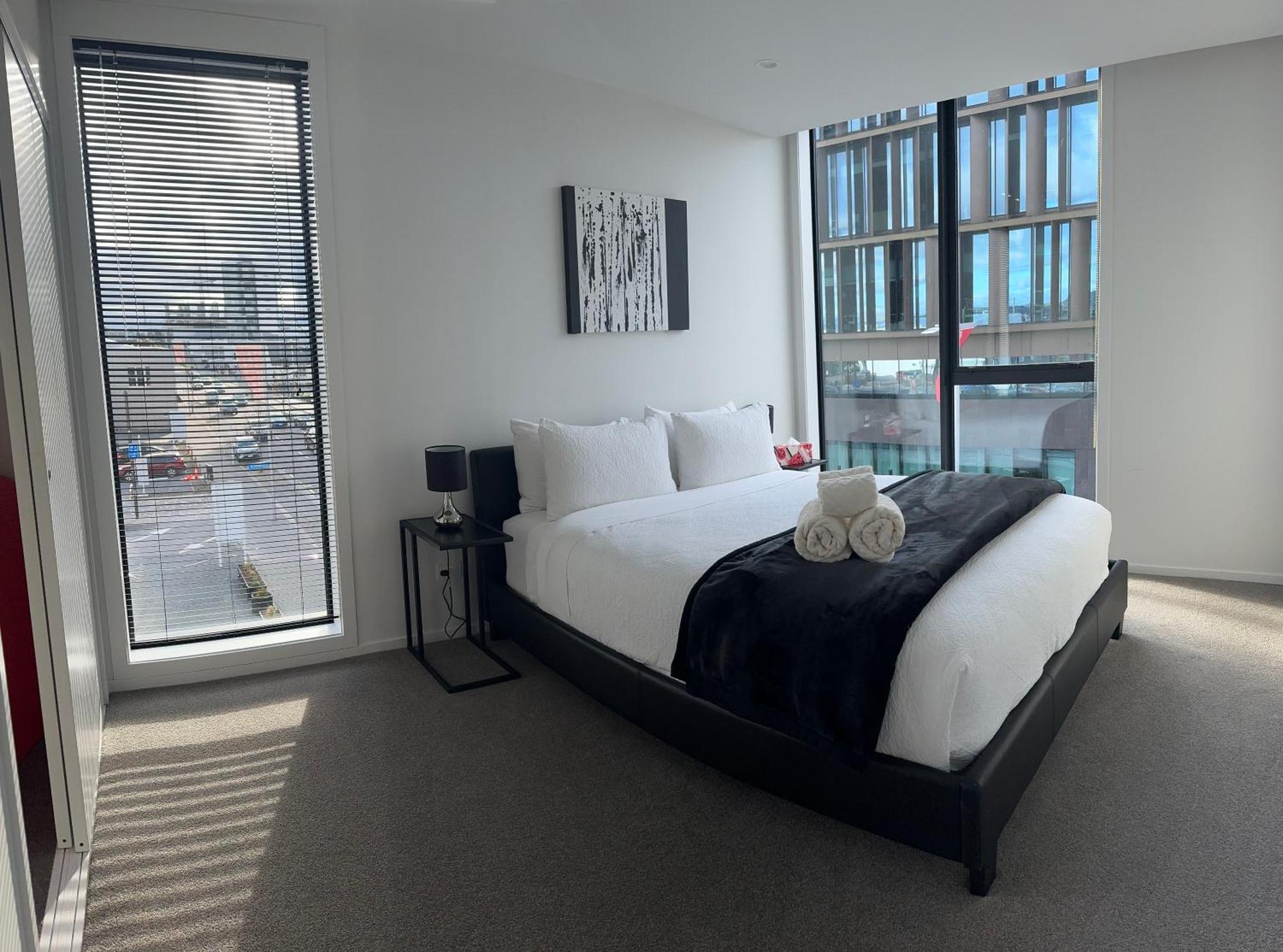 2 Bedrooms Apprtmt Plus Underground Parking In Cbd クライストチャーチ エクステリア 写真